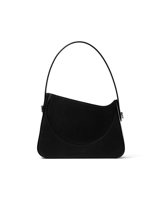 09.24 Regular in black, discover the regular shoulder bag by Micucci Milano.